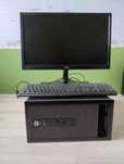 Pc z monitorem i klawiatura
