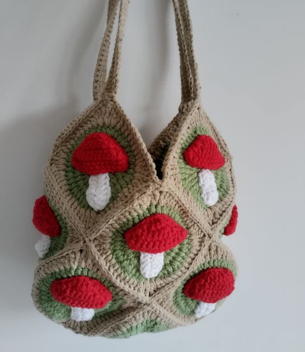 Шопер з мухоморами