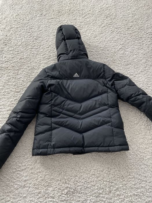 Продам жіночу куртку  adidas