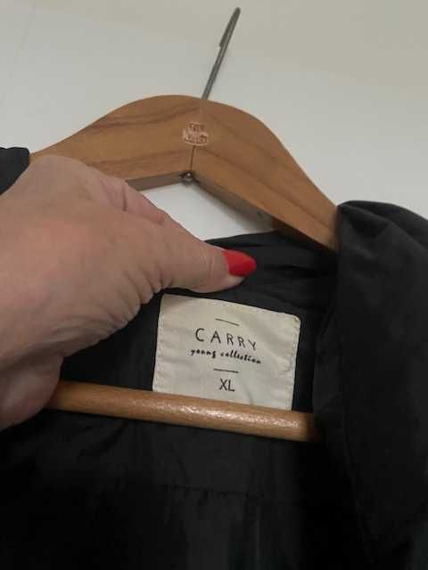 Damski płaszcz pikowany