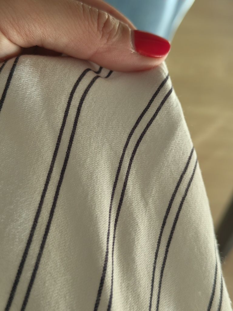 Camisa branca Lefties com penas
