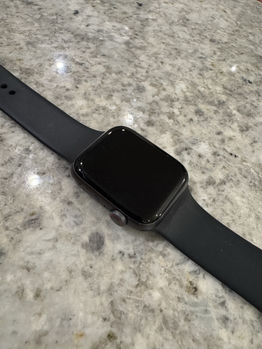 Apple Watch Series 4 (44mm) Cellular