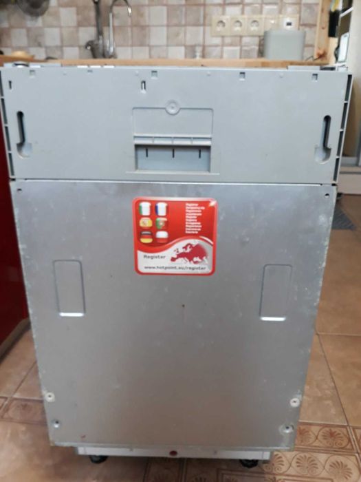 Посудомойка узкая на 9 комплектов lst329