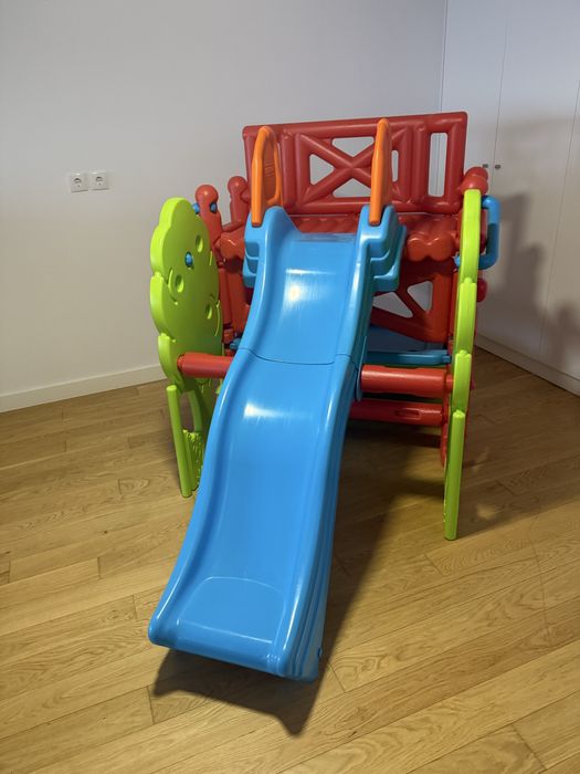 Escorrega de criança feber