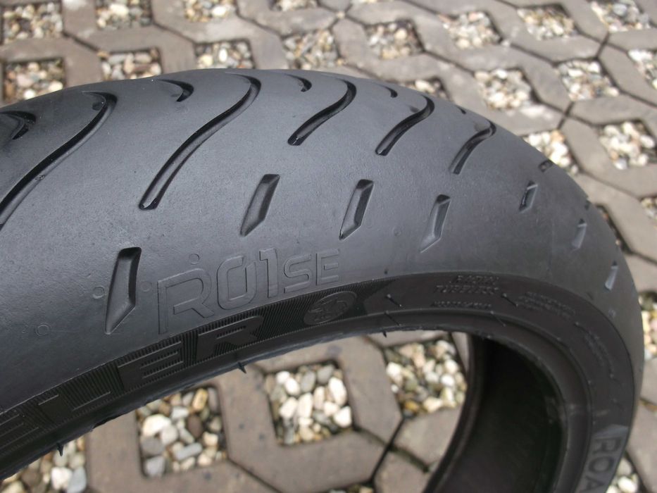 opona 120/70ZR17 Metzeler Roadtec 01Se dot0522 2,7mm przednia