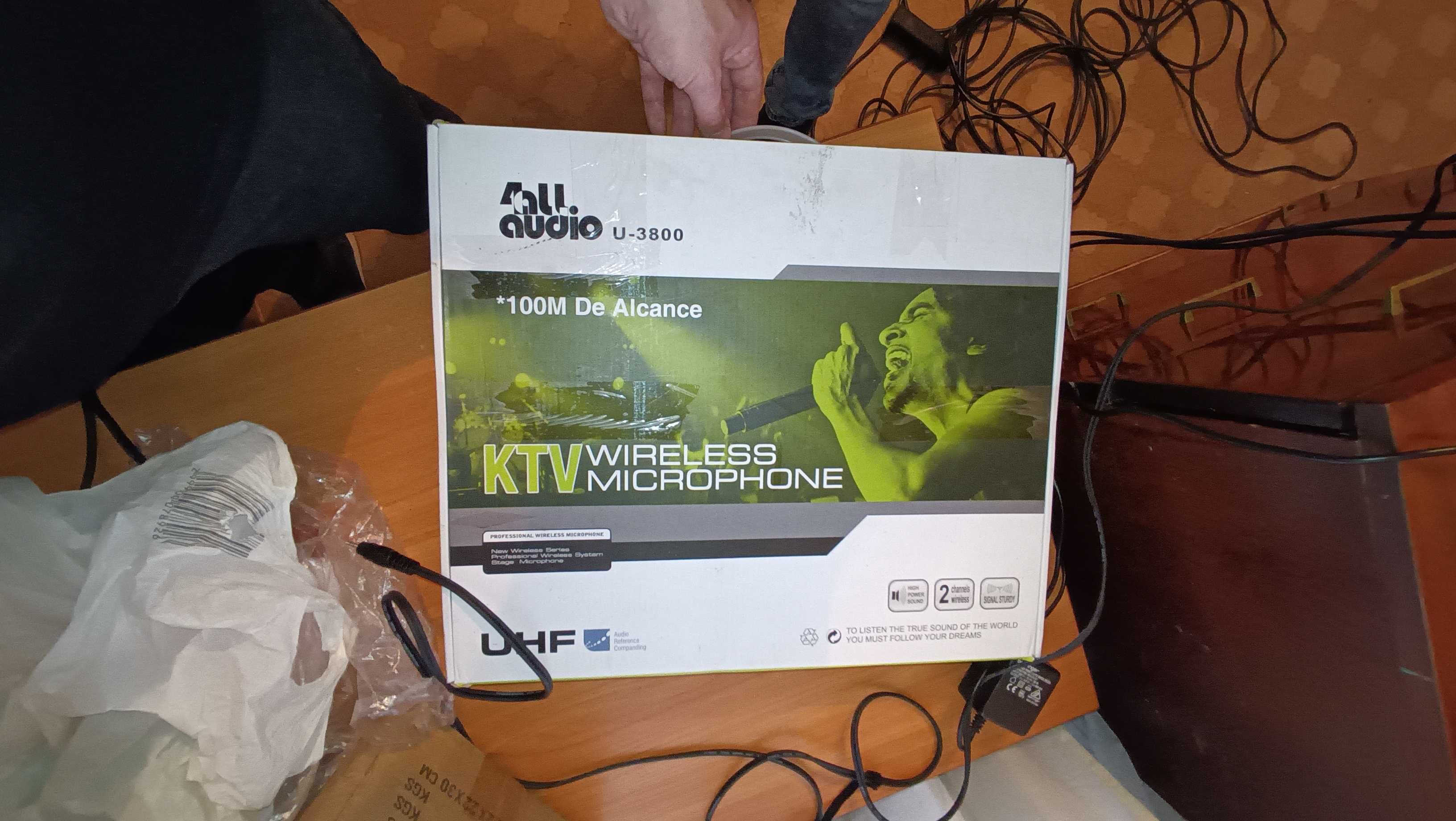 Мікрофонна радіосистема 4all Audio U-3800 UHF, 2 мікрофони, майже нова