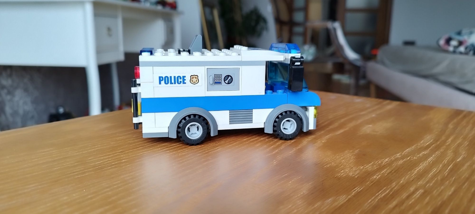 Sprzedam lego furgonetka policyjną