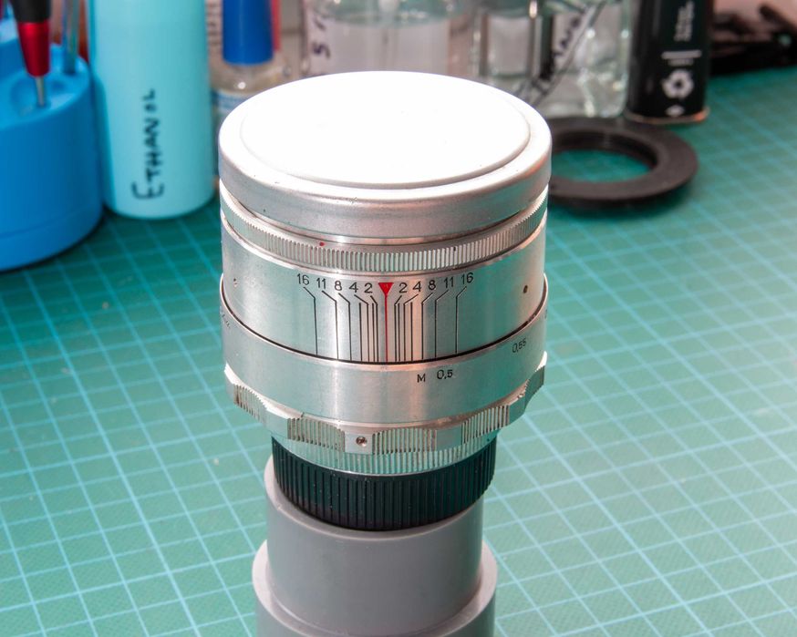 Lente russa/soviética KMZ Helios 44 58mm f/2 (13 lâminas)