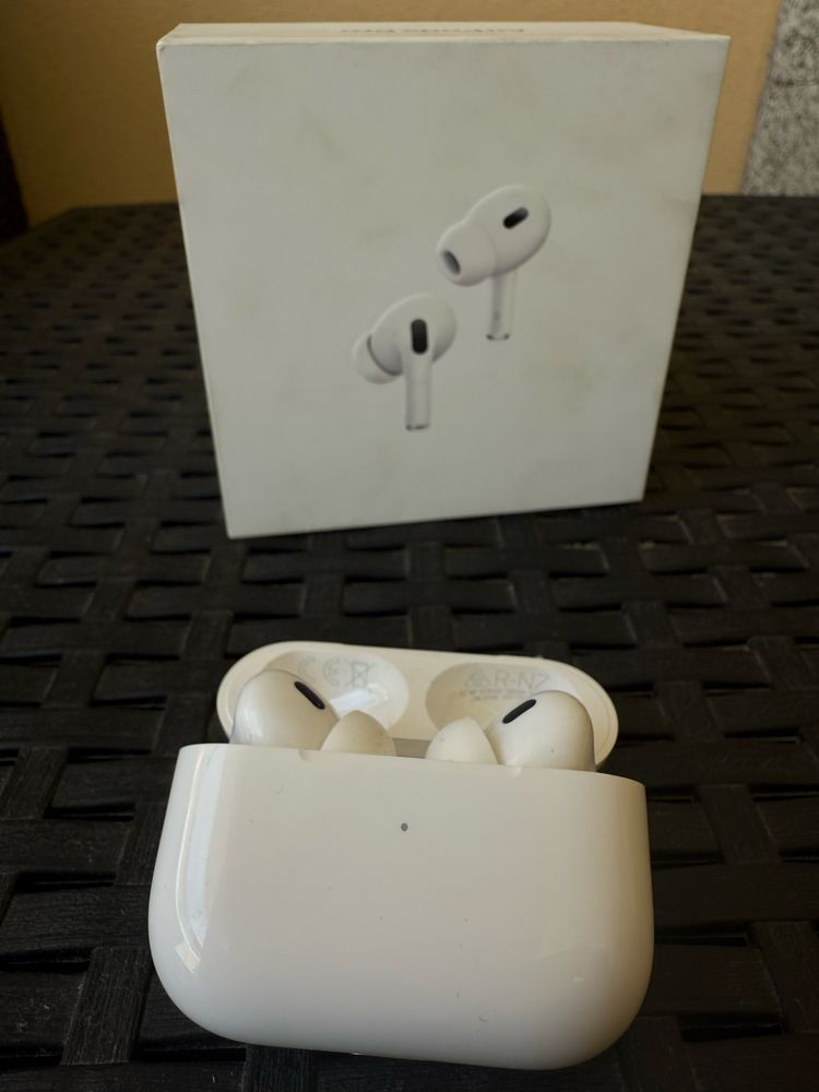 Airpods pro literalmente com uma semana de uso 2.ª geracao