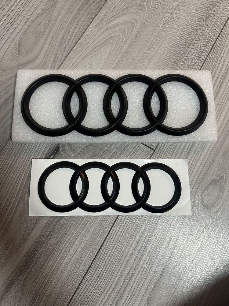 Emblemat Znaczek Audi Przód Tył