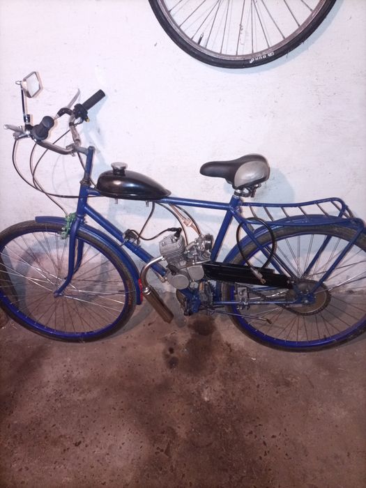 Прадаю  велосипед бо стоїть без роботи