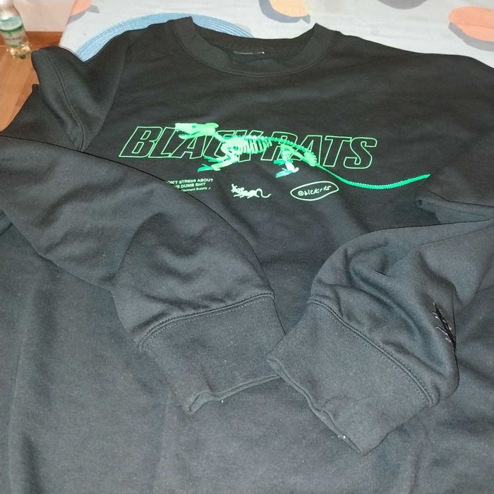 Czarna bluza sportowa