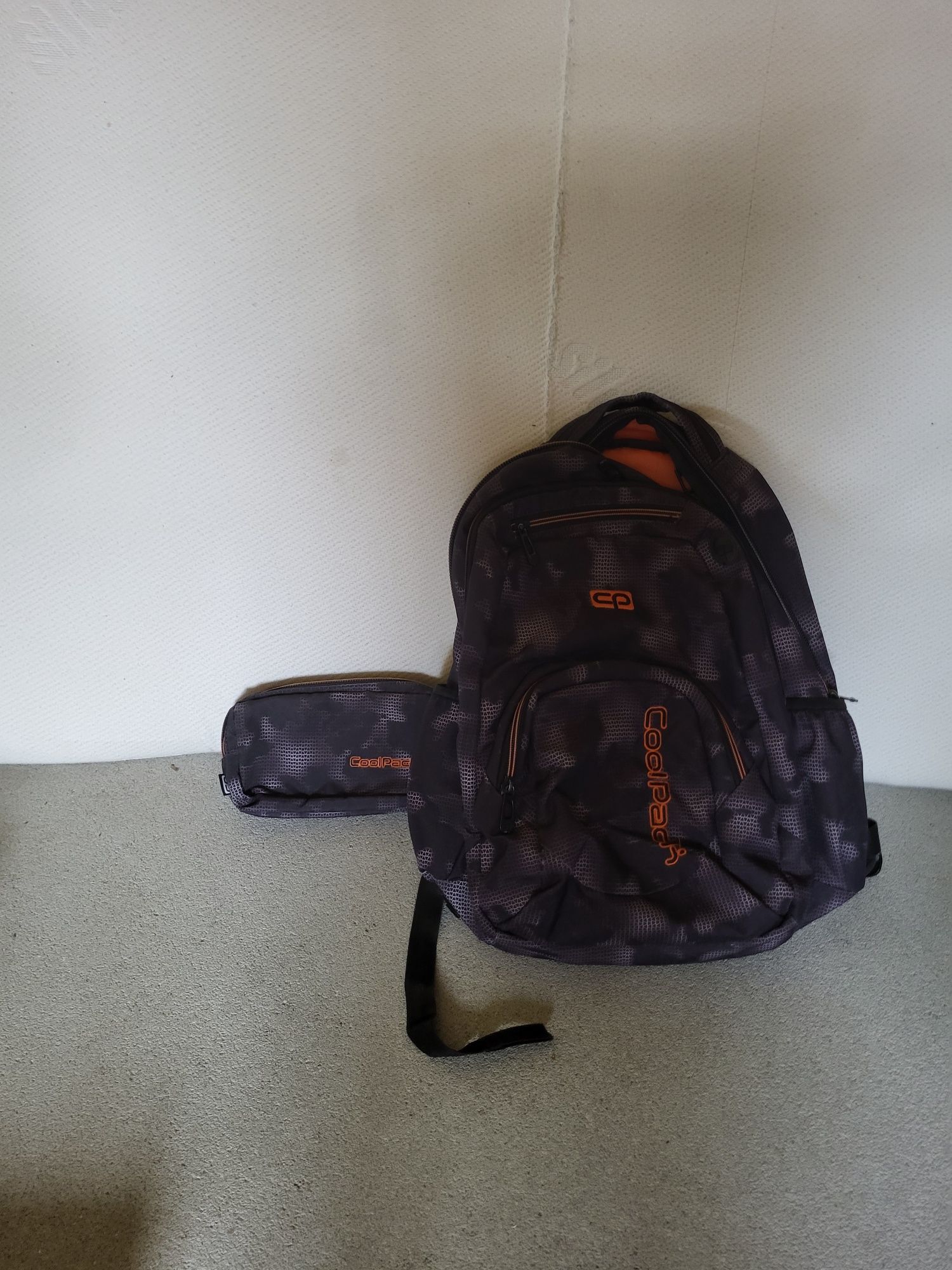 Plecak coolpack czarno pomarańczowy + piórnik