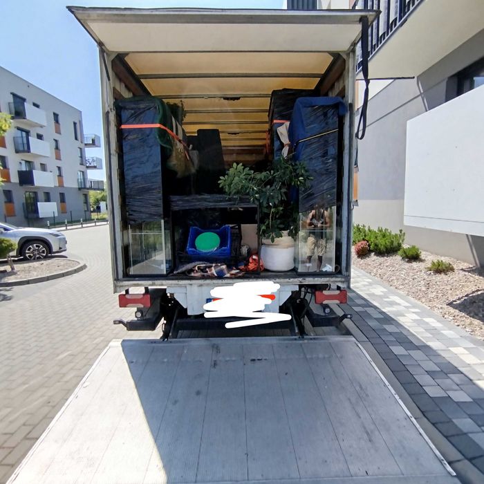 Opróżnianie ,Usługi Transportowe, przeprowadzki ,wywóz mebli