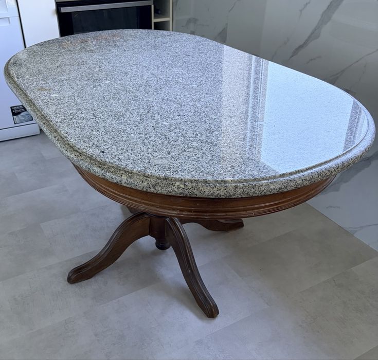 Mesa Pedra com 4 Cadeiras