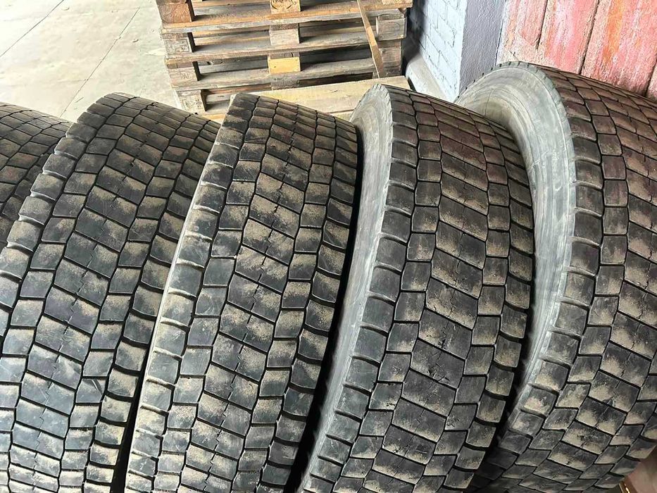 Шини вантажні Bridgestone M729 (ведущая) 315/80 R22.5