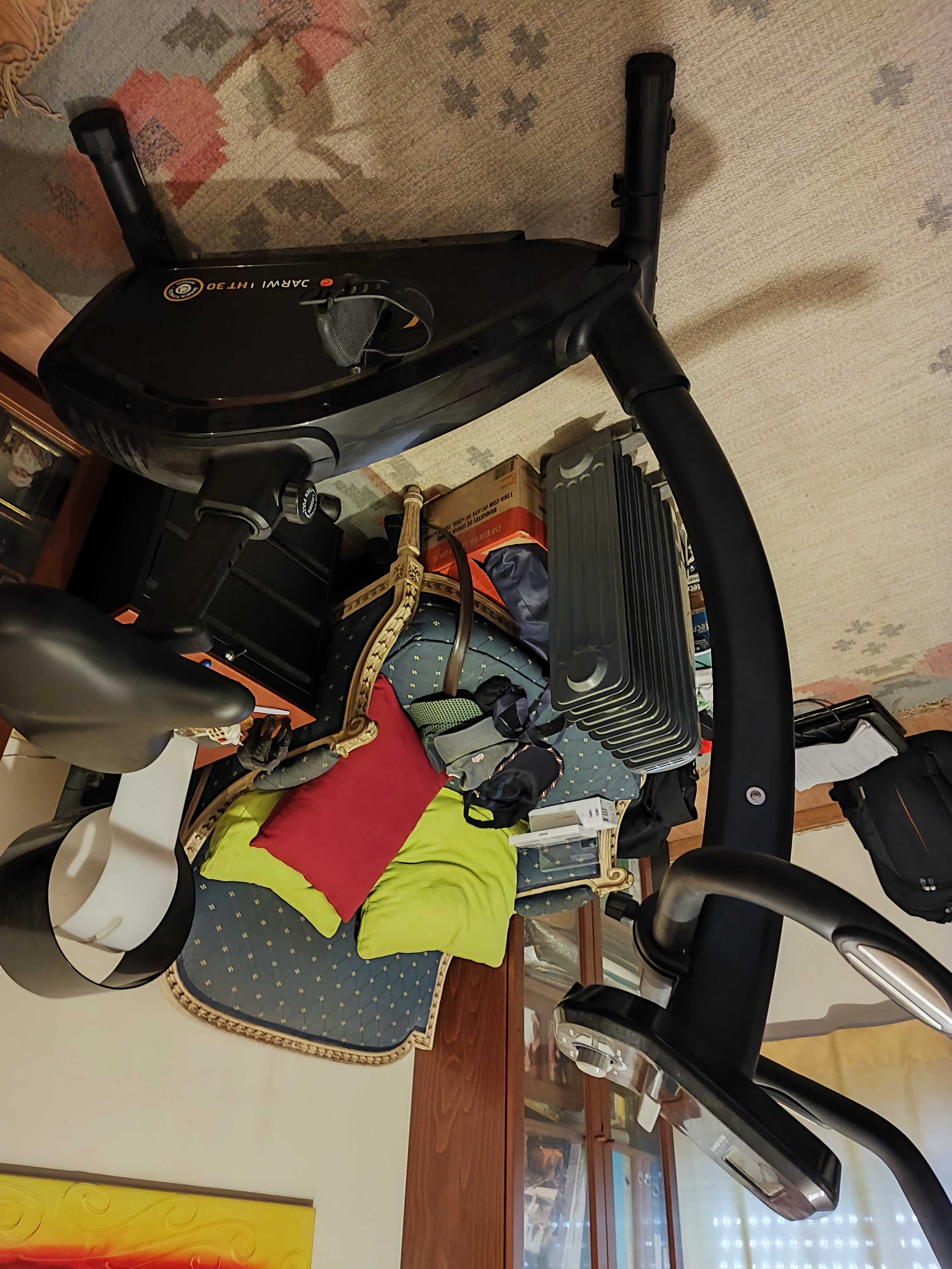 Bicicleta ergonométrica Darwin HT30 com LCD e computador de treino