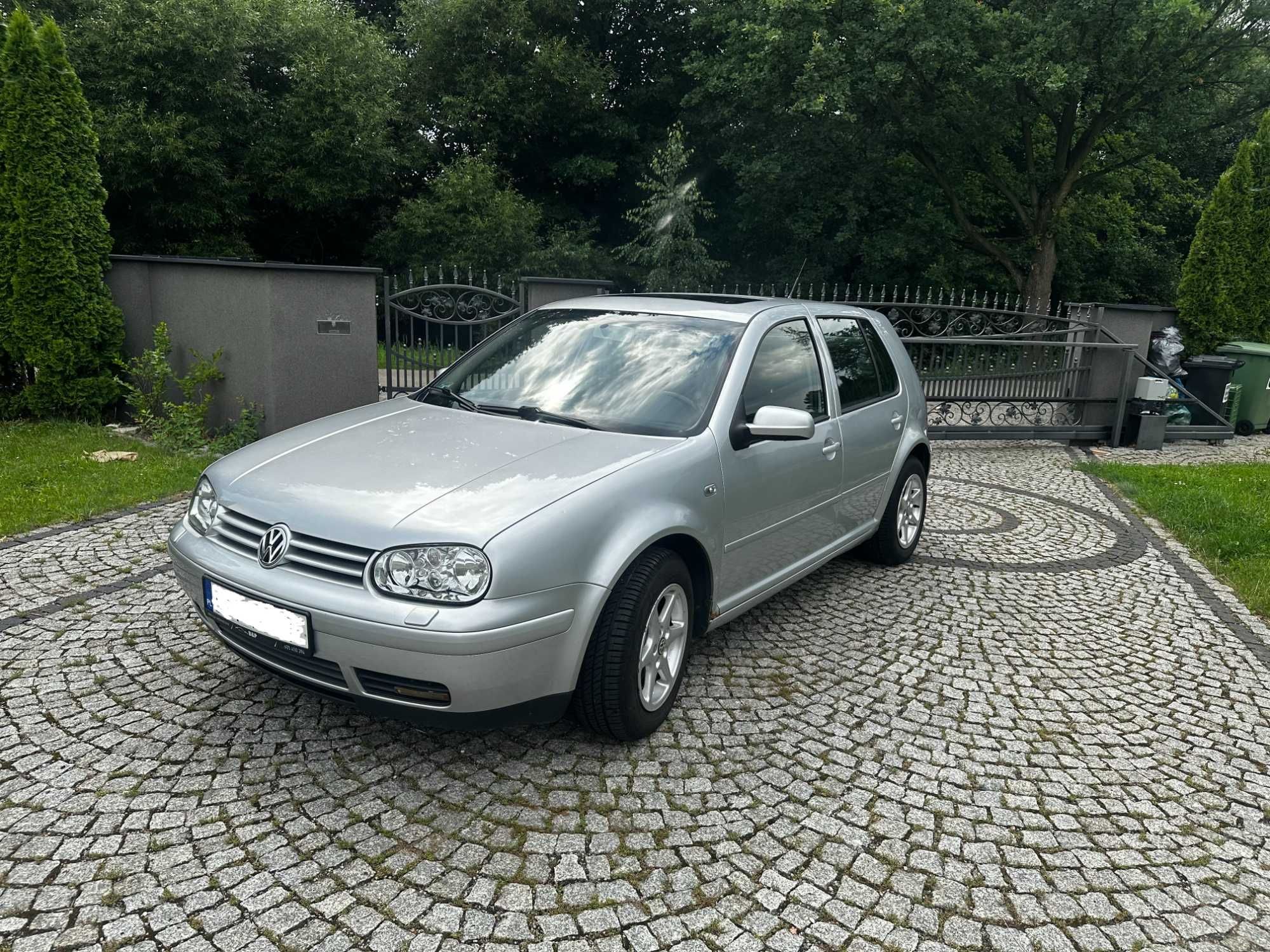Samochód osobowy VOLKSWAGEN GOLF IV srebny zadbany