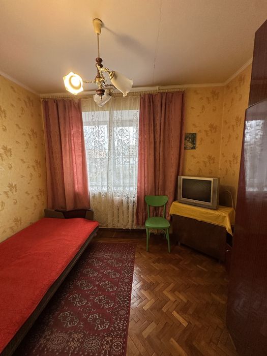 Оренда окремої кімнати для дівчини на Замості, Петроцентр. Варшавська