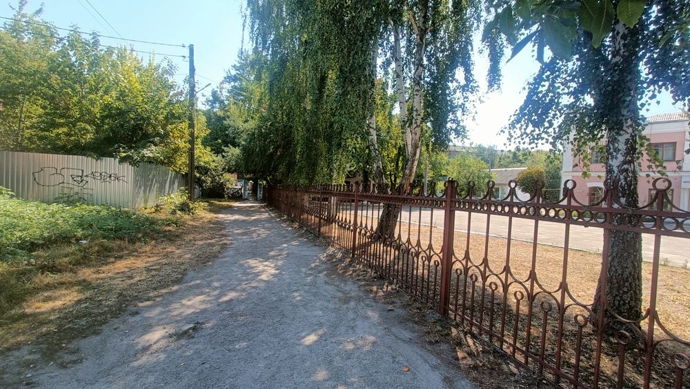 Продам земельну ділянку 8.5 сот Центр міста
