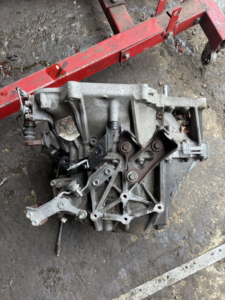 Коробка передач МКПП КПП Toyota Rav 4 2.2d 13-18 4WD Hyk8-f