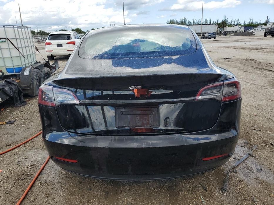 Tesla Model 3 RWD, 2022
