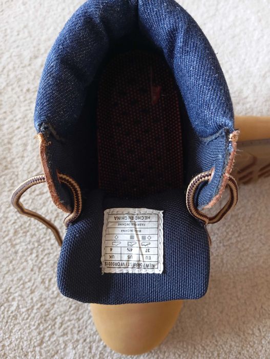 Botas impermeáveis levis novas