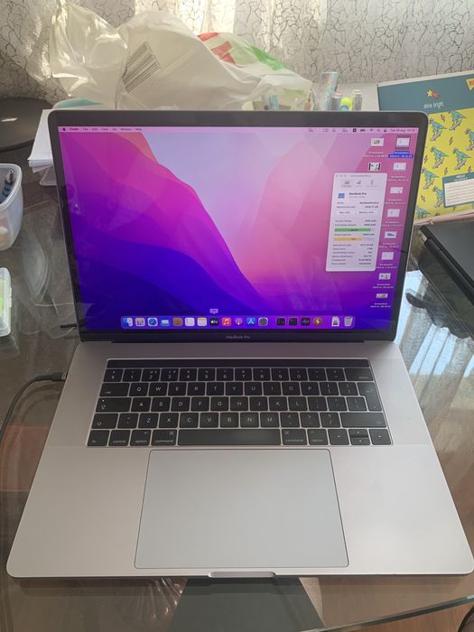 Macbook pro 15 2016 i7 16gb 256gb