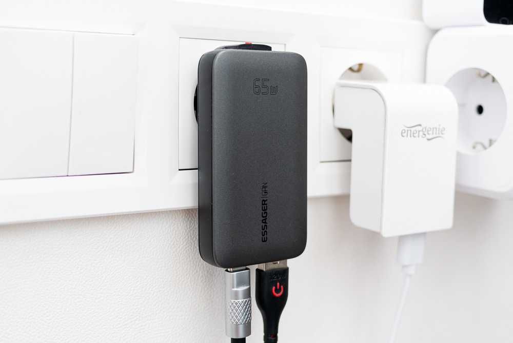 Тонкий зарядний пристрій Essager 65W GaN, QC, PD, PPS, USB-C + USB-A