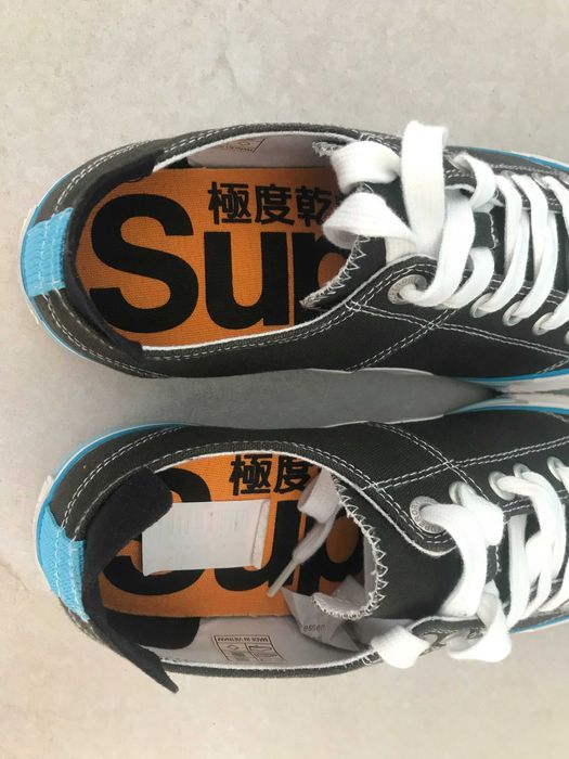 wyprzedaż – likwidacja asortymentu trampki superdry – okazja