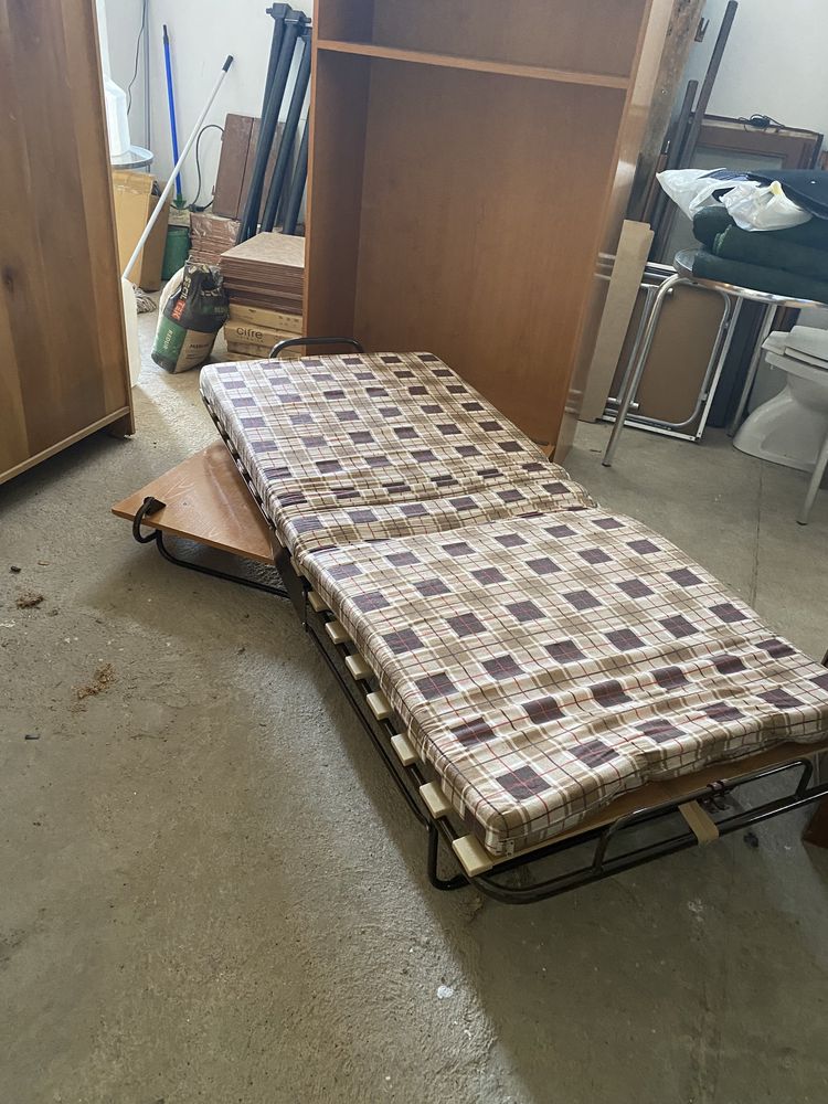 Móvel com cama oculta
