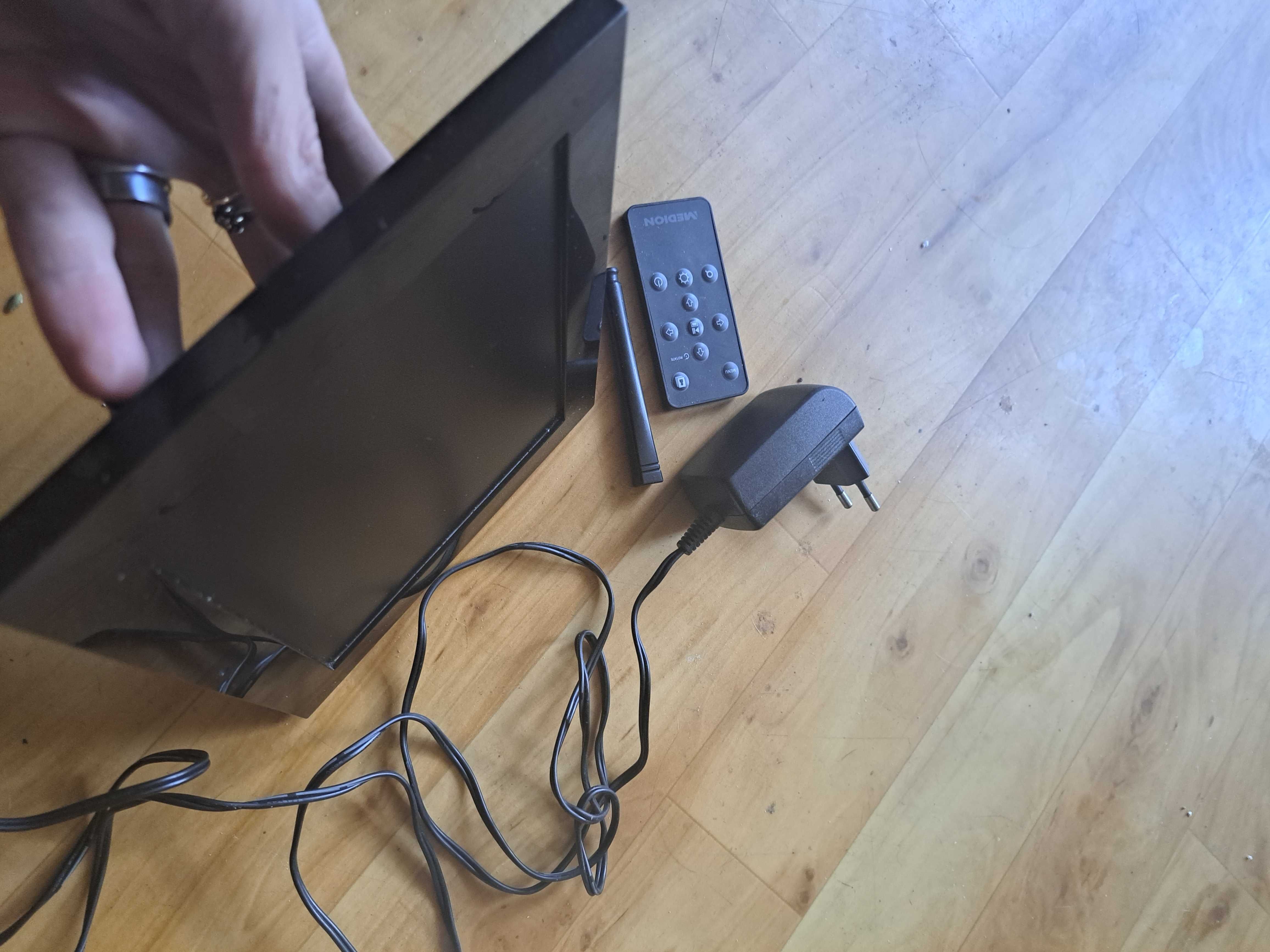 Ramka elektroniczna medion plus pilot