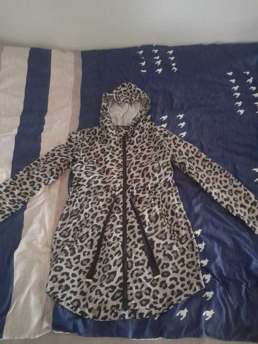 Kurtka  lekka  .