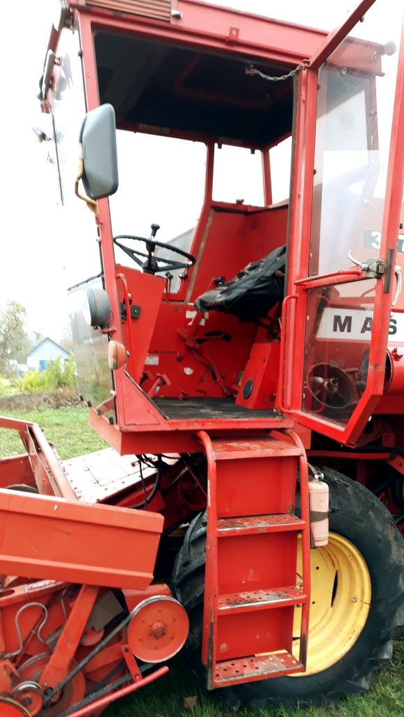 Зернозбиральний комбайн Massey Ferguson MF 307