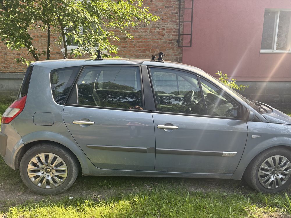 Renault Scenic 2005 року