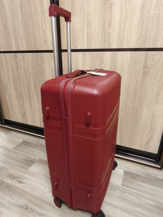 Чемодан большой, валіза великого розміру, валіза на колесах,