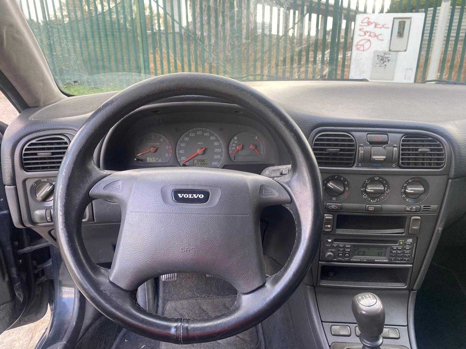 Volvo V40 1.9DI ano 2000