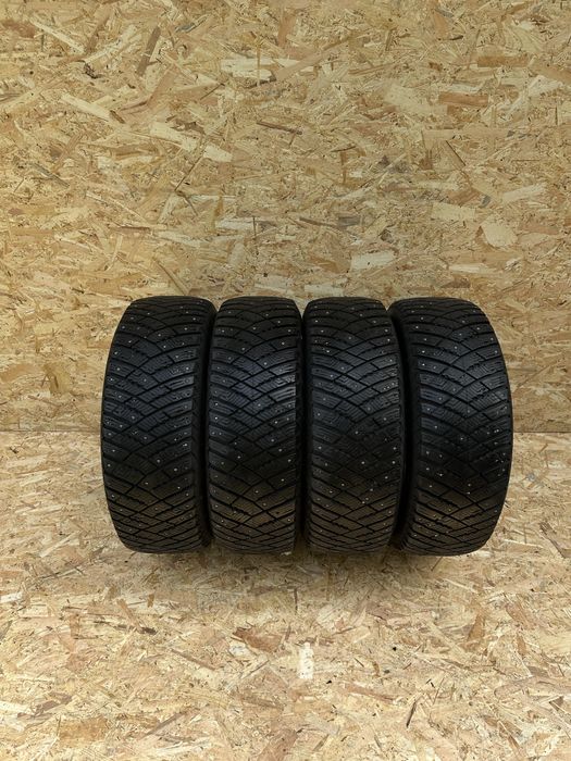 Зимові шини 215/65 R16 98T GOOD/YEAR ULTRAGRIP.гума резина шини