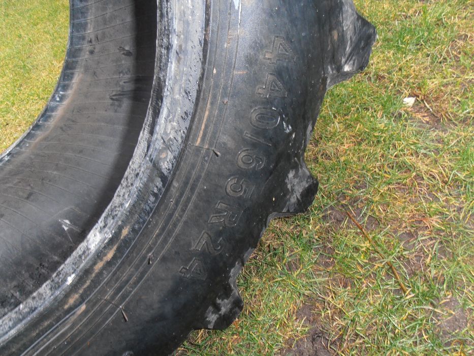 Opony  440/65 R-24