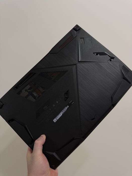 Топовий ігровий ноутбук MSI True Gaming у стані нового