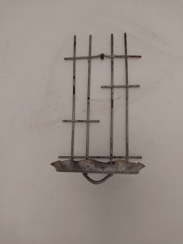 Metalowy kwietnik prl