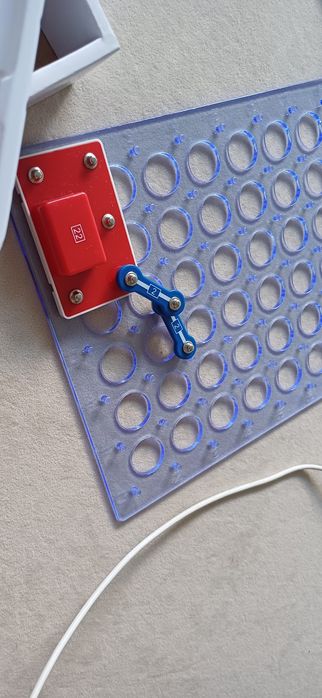 Електронний конструктор Знаток