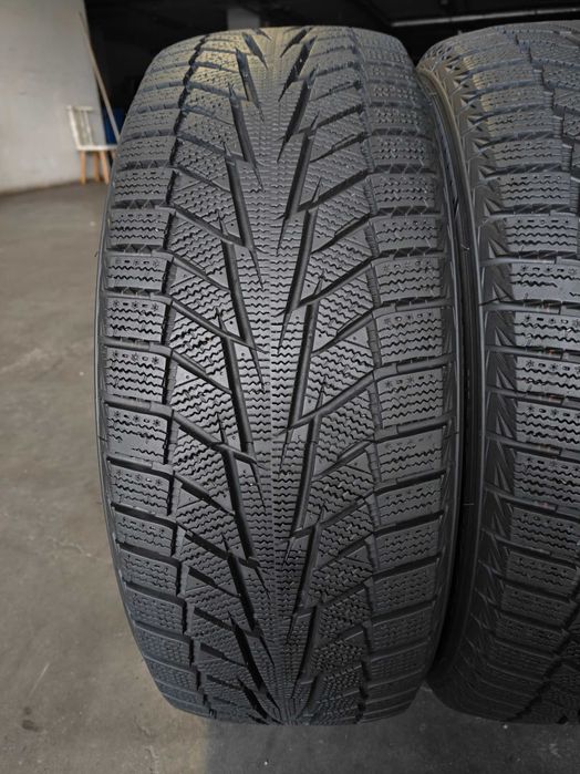 R18 245 45 шини зимові 24р Hankook Winter I*Cept Корея