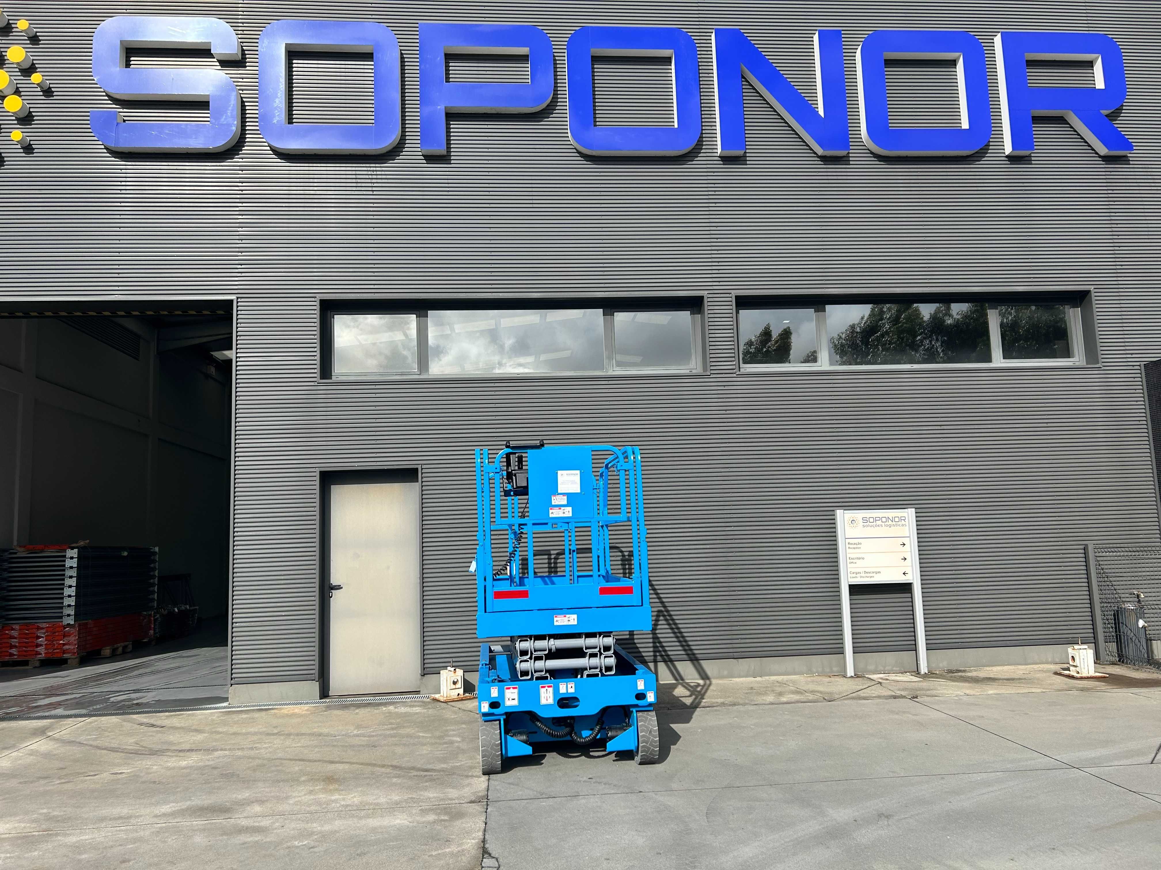 Plataforma elétrica Tesoura Genie GS-2046