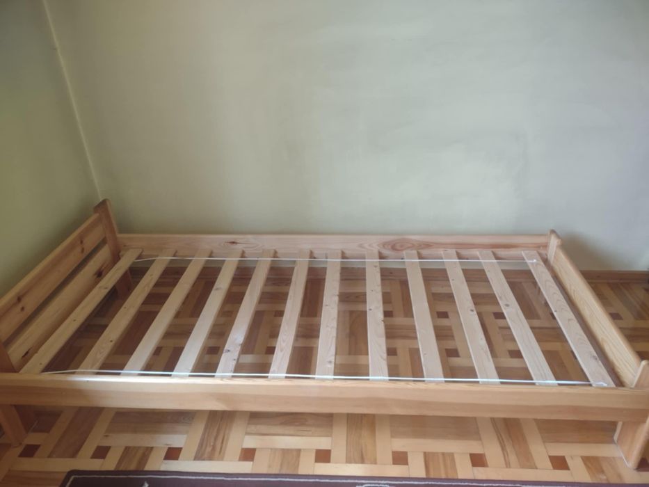 Łożko sosnowe dla dziecka