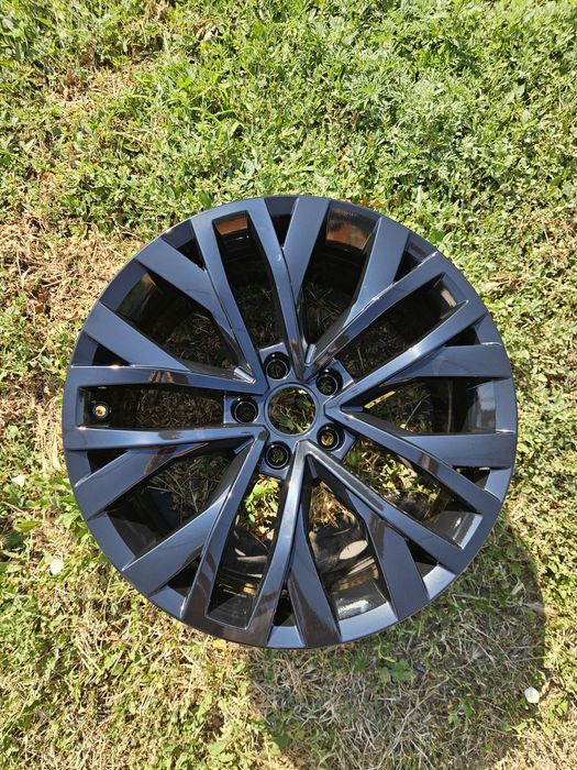 Оригінальні диски VW Touareg Tiguan 18" полка 8 5x112 ет25 760601025T