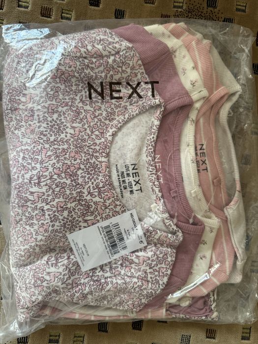 Лонгсліви Next . На дівчинку 6-7 років. Розмір 122см.