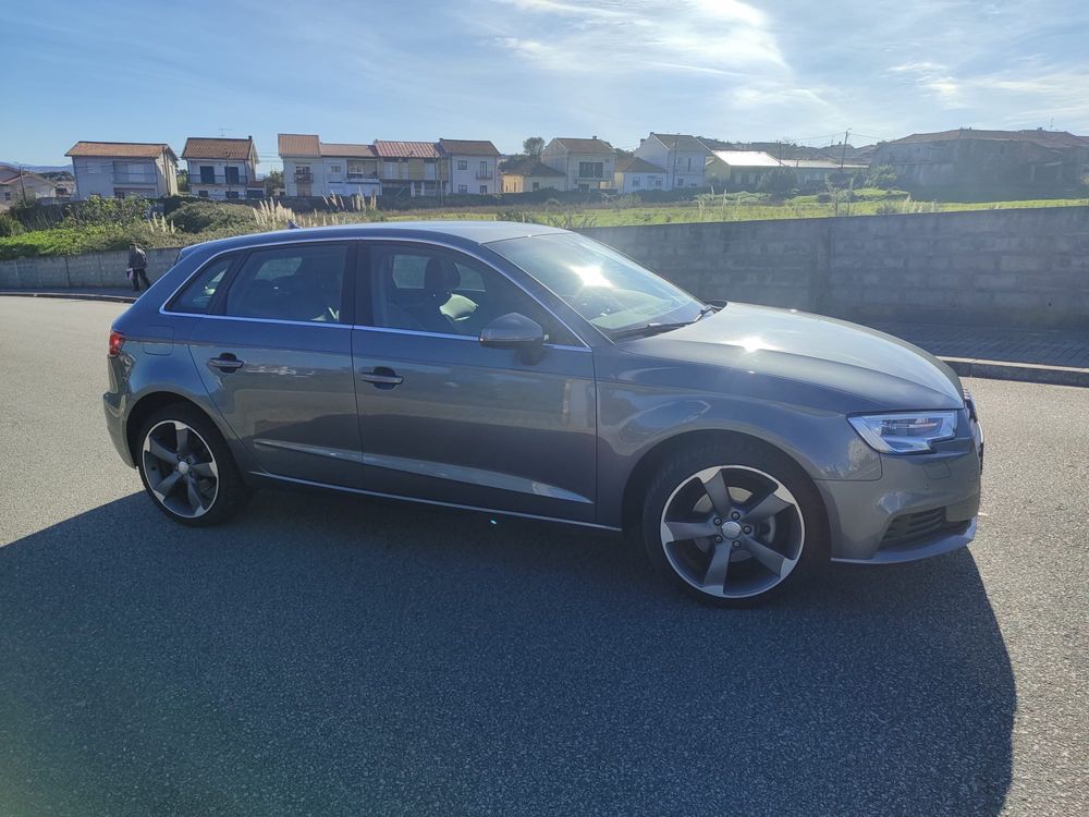 Audi A3 Sportback 1,6 tdi o carro esta com bom estado tudo novo mesmo