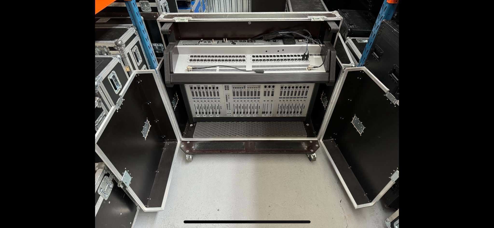 Mikser cyfrowy Soundcraft Vi2000 + Compact stagebox + flipcase