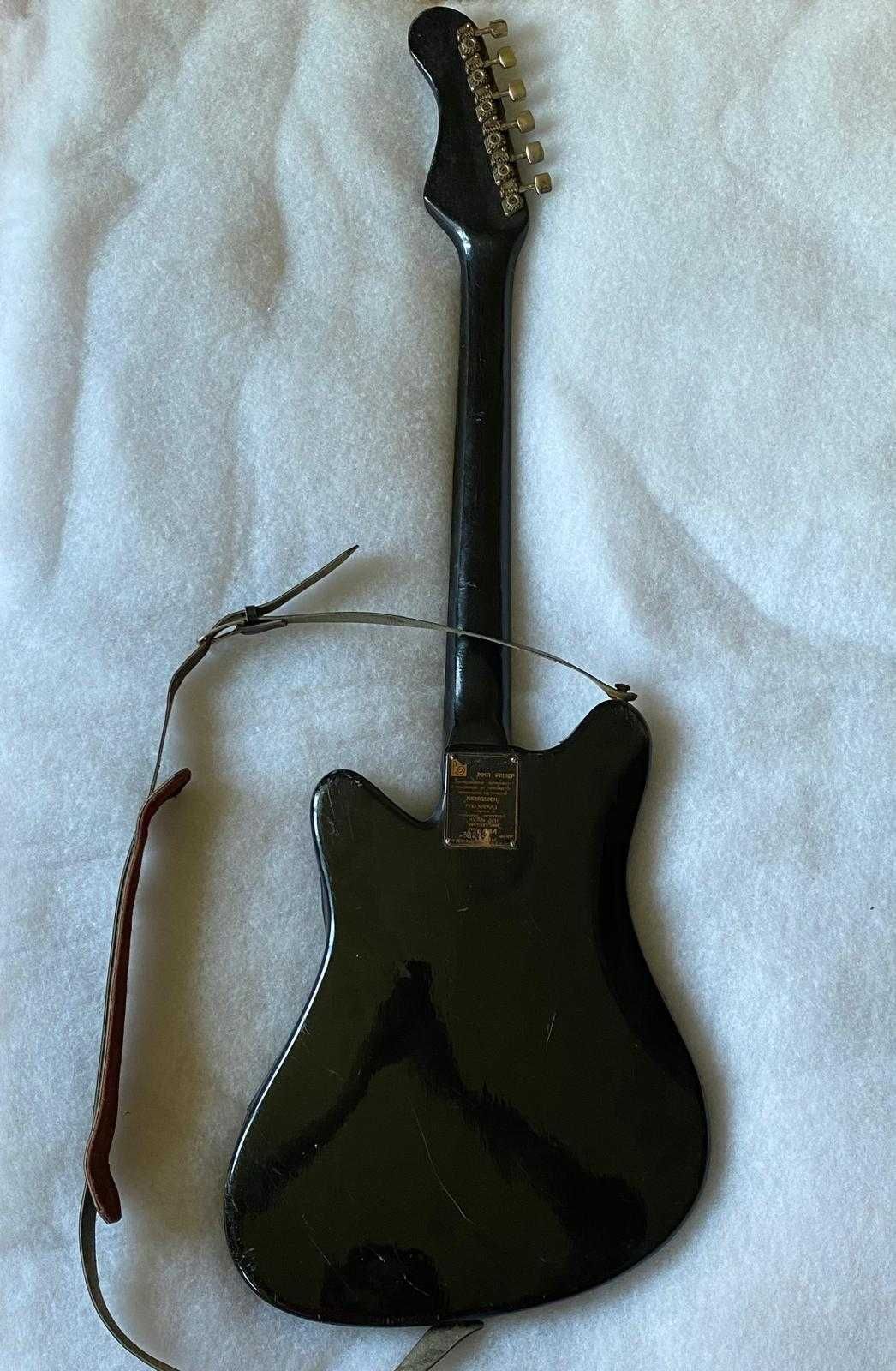 Guitarra Eléctrica anos 60 modelo raro para restauro